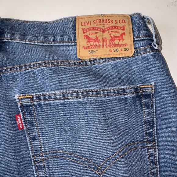 Levi Strauss & Co 505 Mens 36x30 Straight Blue Jeans - Picture 4 of 5